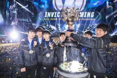 顶流过气舞蹈女主播签证被拒后，询问网友：自己长得像外w吗？